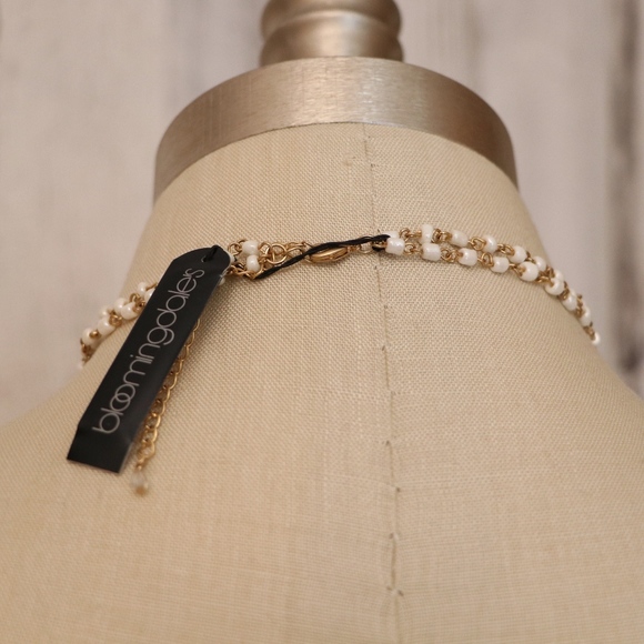 Bloomingdales FLAW Faux Pearl Blossom Necklace - Picture 2 of 7
